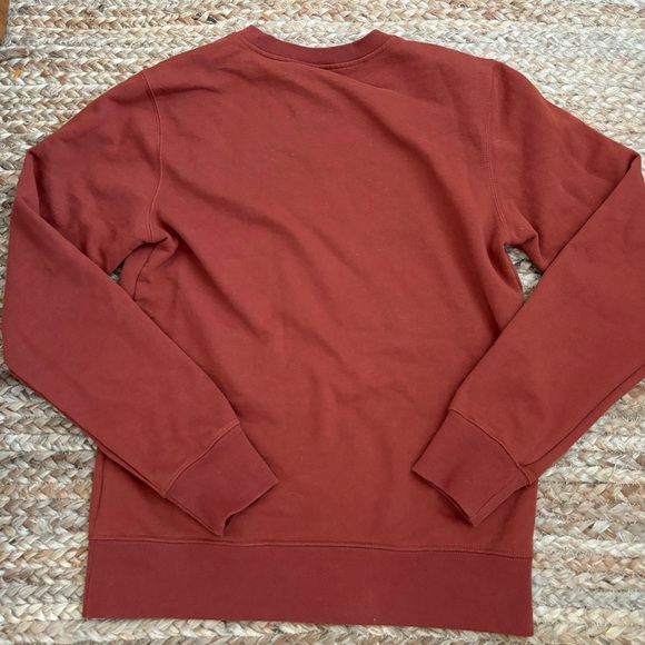 The North Face Men’s Small Heritage Patch Crew Neck Sweatshirt - Picture 5 of 6